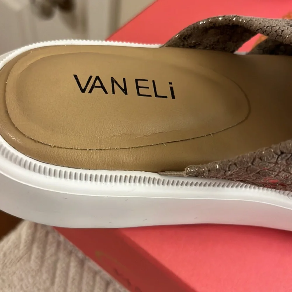 VanEli Cleary Opal Rockefeller Reptile Print Platform Sandals Size 8.5M